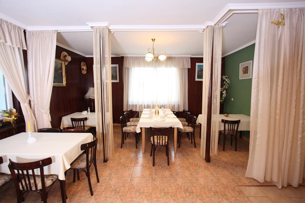 Gosciniec W Sadurkach Naleczow Room photo